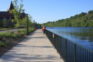 Landing Lake Front